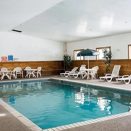 Norwood Inn And Suites - Minneapolis-St Paul روزفيل المظهر الخارجي الصورة