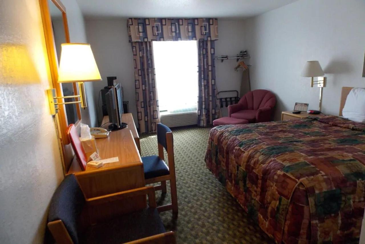Norwood Inn And Suites - Minneapolis-St Paul روزفيل المظهر الخارجي الصورة
