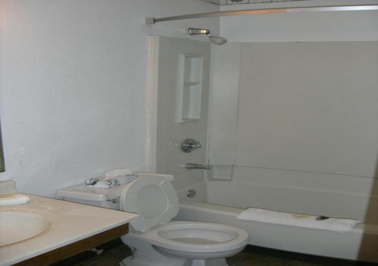 Norwood Inn And Suites - Minneapolis-St Paul روزفيل المظهر الخارجي الصورة