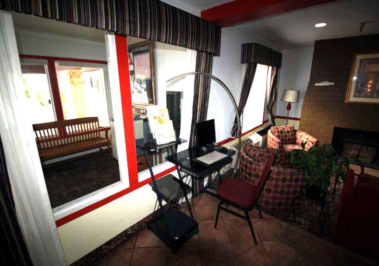 Norwood Inn And Suites - Minneapolis-St Paul روزفيل المظهر الخارجي الصورة